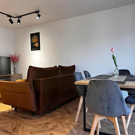 Figaretti Apartment *