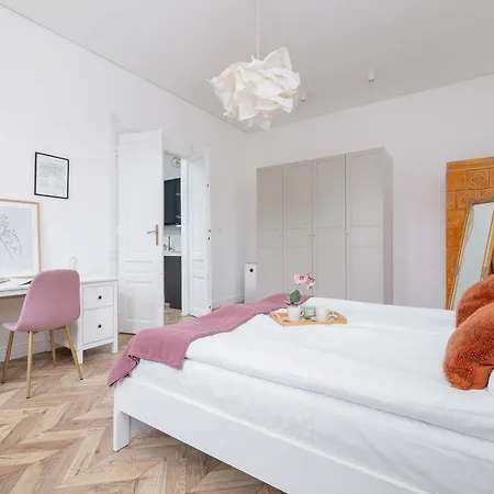 Apartment Elegant Family Near Center By Renters