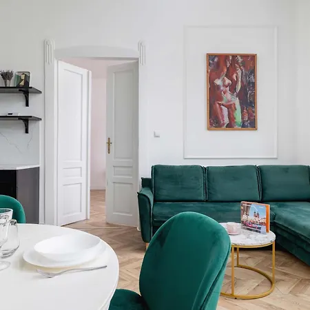 Apartment Elegant Family Near Center By Renters