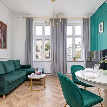 Elegant Family Near Center By Renters Apartment *