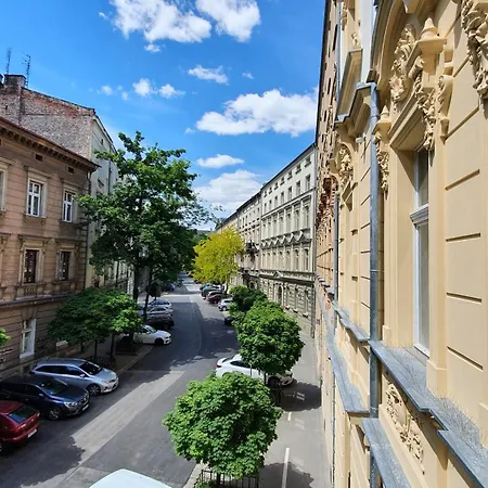 Location To Explore Spacious 105m2 Krakow