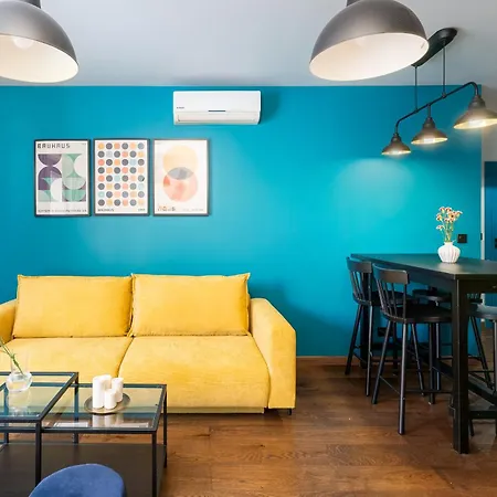 דירה Modern With Free Parking Spot *