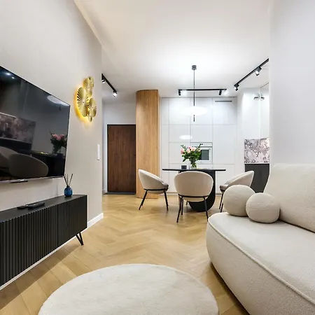 Apartment Luxury Two-bedroom With Terrace By Tyzenhauz *