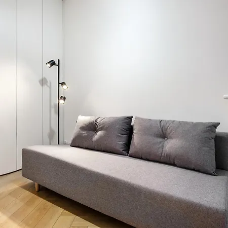 Luxury Two-bedroom With Terrace By Tyzenhauz Apartment *