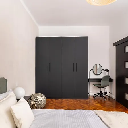 Apartment Slowackiego 43 *
