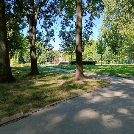 Uroczy Z Garazem Apartment *