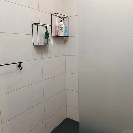 Uroczy Z Garazem Apartment *