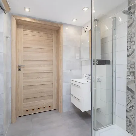 Classic & Elegant Moniuszki In By Renters