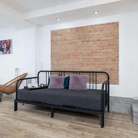 Classic & Elegant Moniuszki In By Renters Apartment Krakow