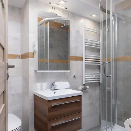 Classic & Elegant Moniuszki In By Renters