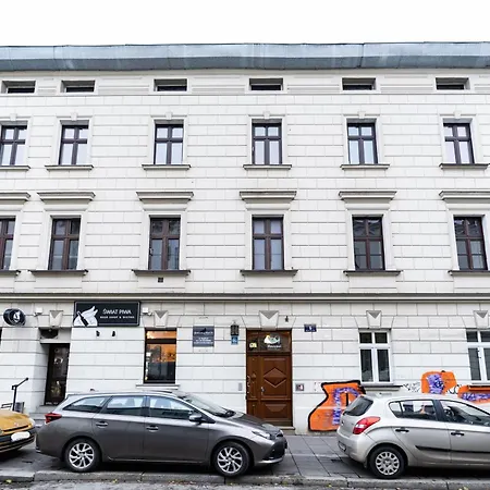 Old Town Emerald Apartment *