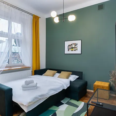 Old Town Emerald Apartment *