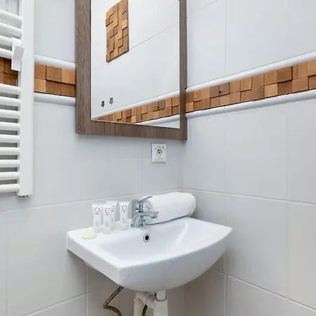 Bright Near Old Town And Wawel By Renters *