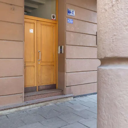 Bright Near Old Town And Wawel By Renters *