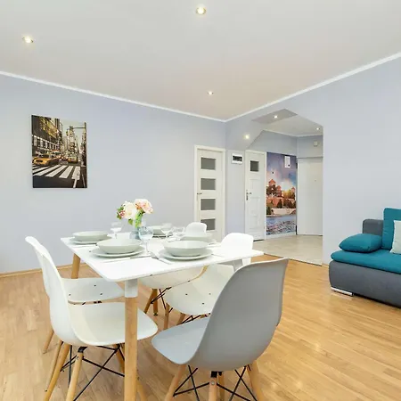 Bright Near Old Town And Wawel By Renters *
