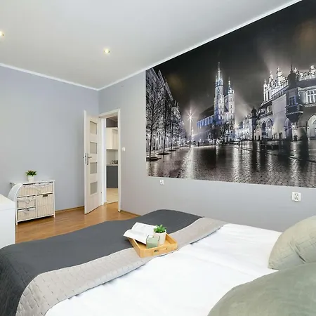 Apartment Bright Near Old Town And Wawel By Renters