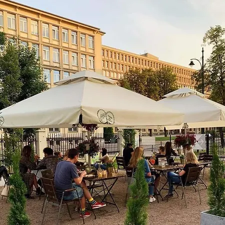Discover Loft Near Main Station Netflix *