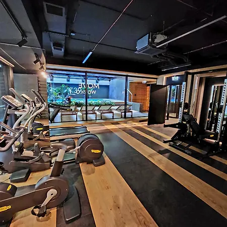 Luxury Vistula Old Town Apartments: Spa, Sauna & Pool Retreat Apartment Krakow