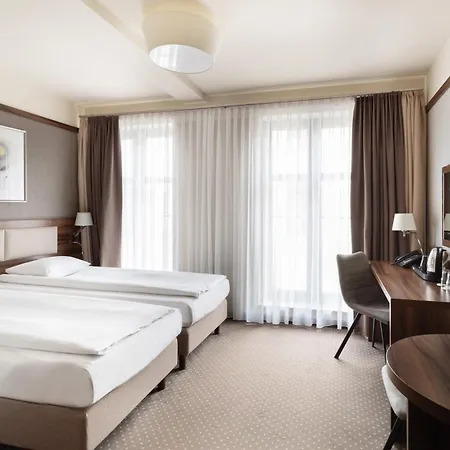 Golden Tulip Center Hotel