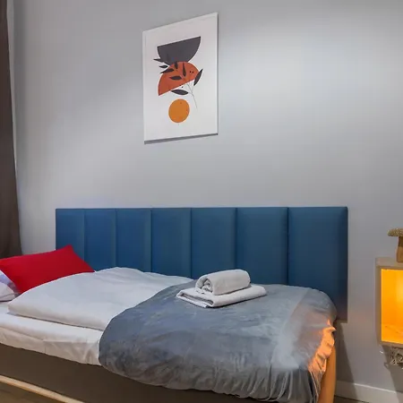 Apartment Staszica 7 *
