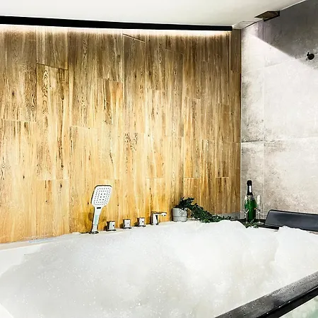 Premium Jacuzzi, Old Town Cracow * Krakow