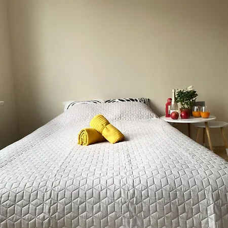 Happy Day Apartment