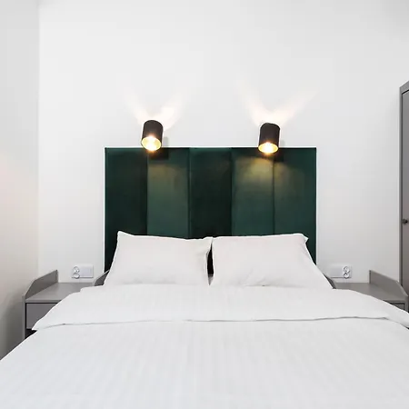 Apartment Of The Kings - Riverside K22 M44 *