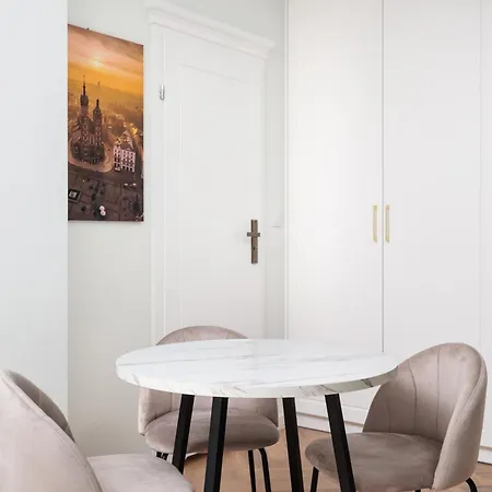 Of The Kings - Riverside K22 M44 Apartment