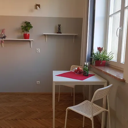Laykonik Center