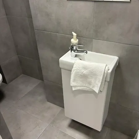 22 - Ghetto Heroes Square Apartment *