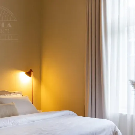 Le Jardin - Classy, Elegant In The Center *