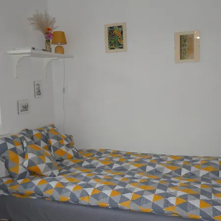 Apartment Yellow Dragon