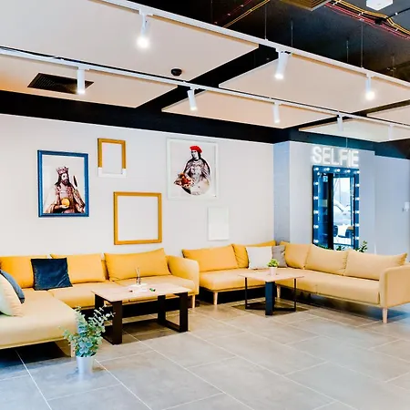 Shed Living Aparthotel