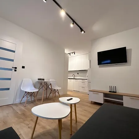 Nowoczesny Z Ogrodem Apartment