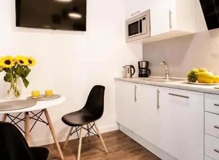 Old Town - Topolowa Apartment *