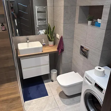 Apartament Modern With Underground Parking Spot, Kwartowa, *