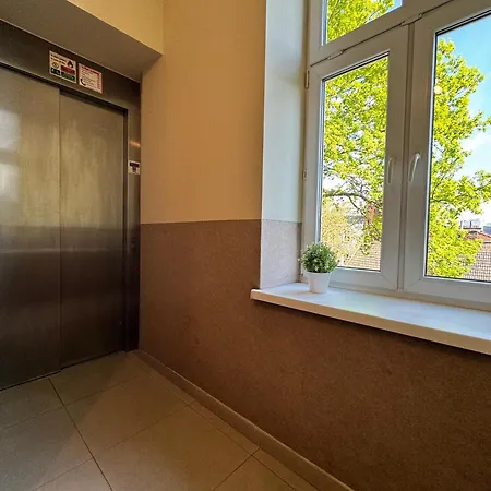 Iris Aparthotel *