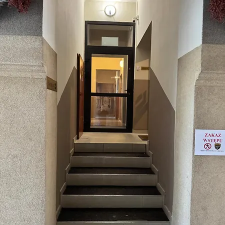Iris Aparthotel *