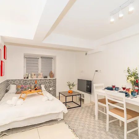 Apartment Krowodrza - Park & Trams Nearby - By Rentujemy Krakow
