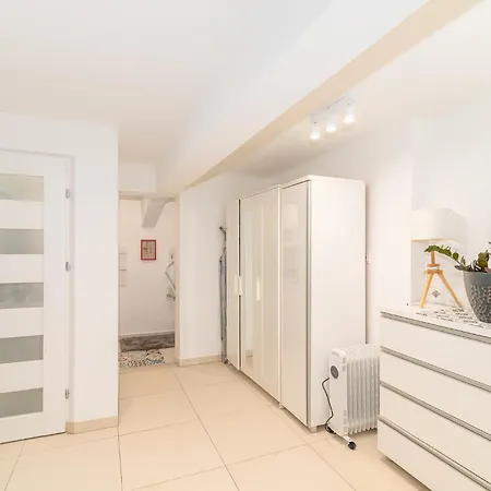 Apartment Krowodrza - Park & Trams Nearby - By Rentujemy *
