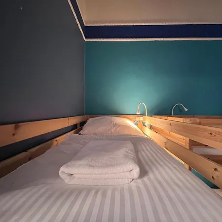 Girls Dorm Hostel *