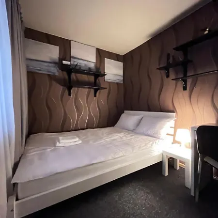 Girls Dorm Hostel *