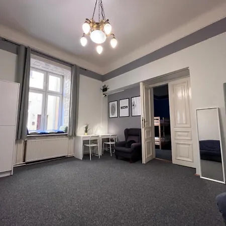 Hostel Girls Dorm Krakow