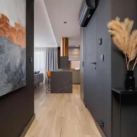 Exclusive With Parking By Renters Prestige Apartment Krakow