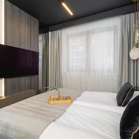 Exclusive With Parking By Renters Prestige Apartment
