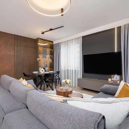 Exclusive With Parking By Renters Prestige Apartment Krakow