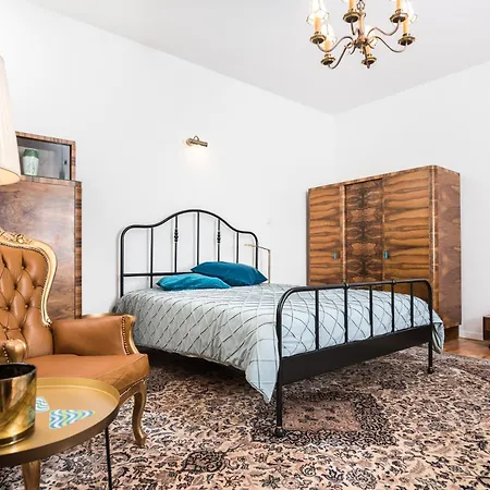 Lion - Elegance Apartment