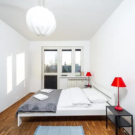 Rentplanet - Ludwinow Apartment *