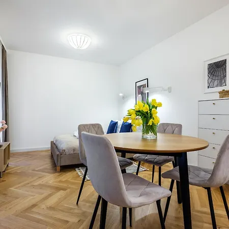 Tyzenhauz Topolowa Aparthotel