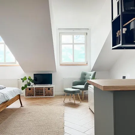 Premium Jacuzzi With Air Conditioning, Main Square Cracow Apartment